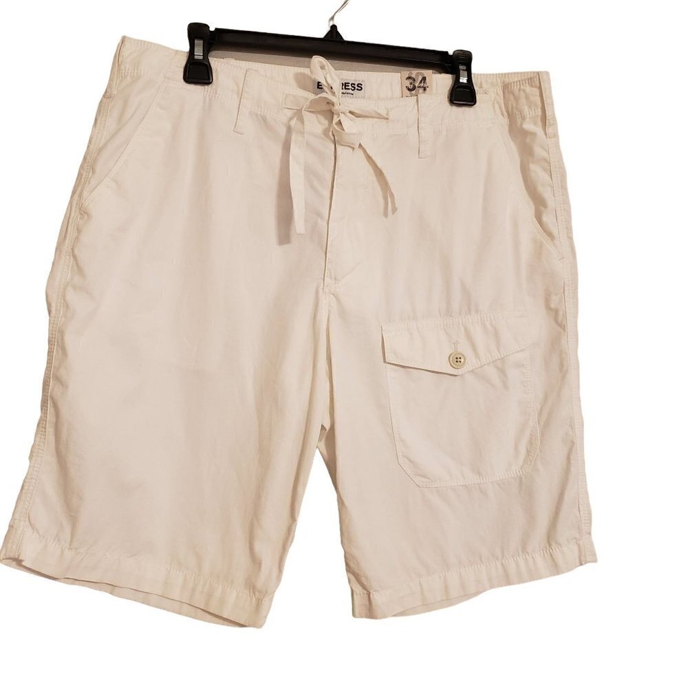 Express Classic Fit  hits at the knee Size 34 NWT